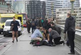الإرهاب يضرب بريطانيا.. وسط عشرات المصابين وأنباء عن سقوط قتيلين جراء الهجوم الإرهابى