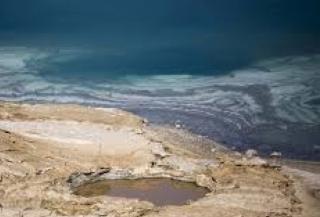 البحر الميت .. يجف 
